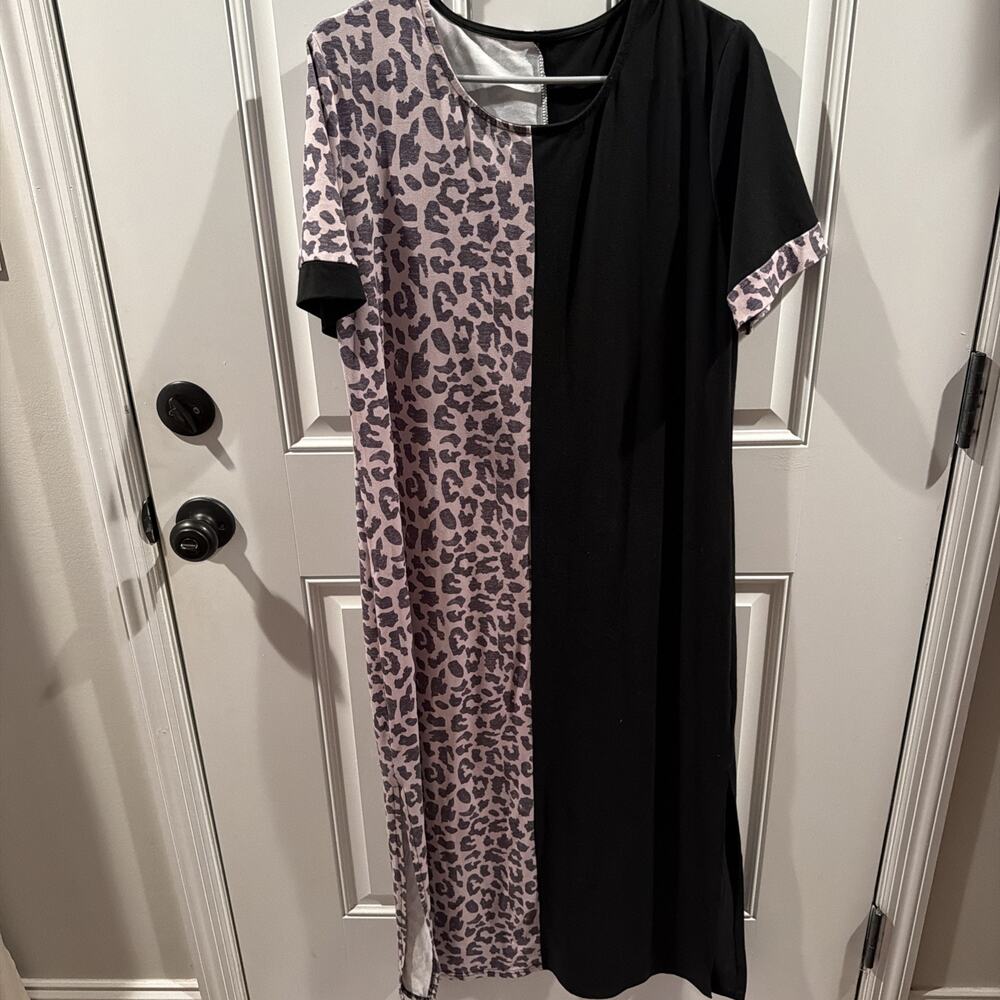 Women T-Shirt Long Dress Short Sleeve Pockets Black Animal Print Sz Small
